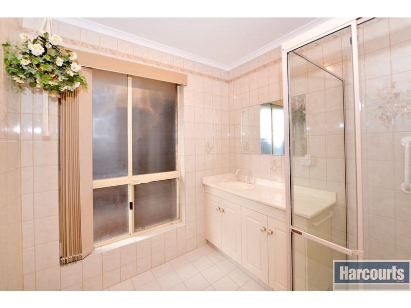18 Vennachar Drive, Hallett Cove SA 5158