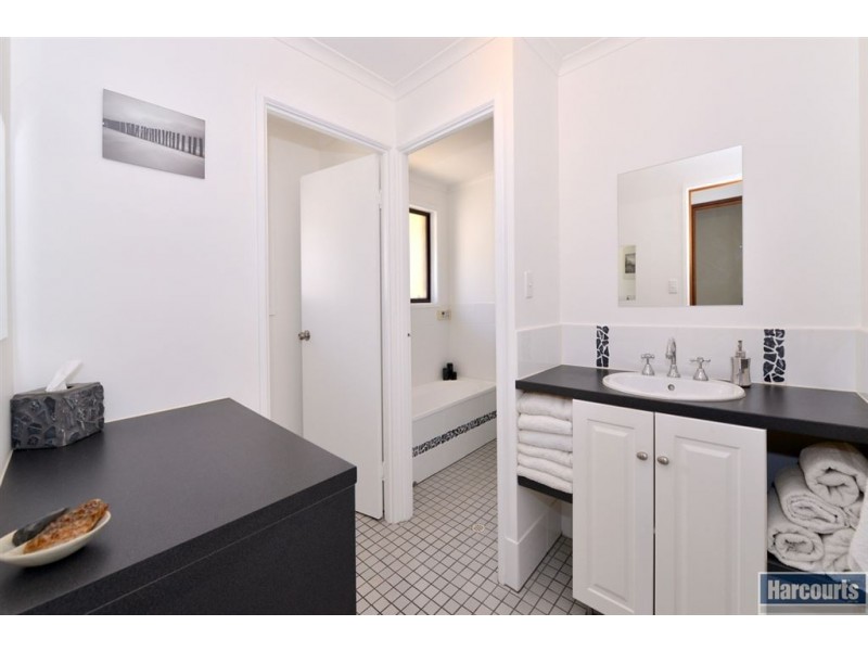 12 Lyons Circuit, Trott Park SA 5158