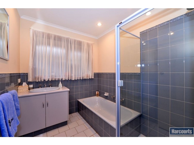 4 Calauria Crescent, Trott Park SA 5158