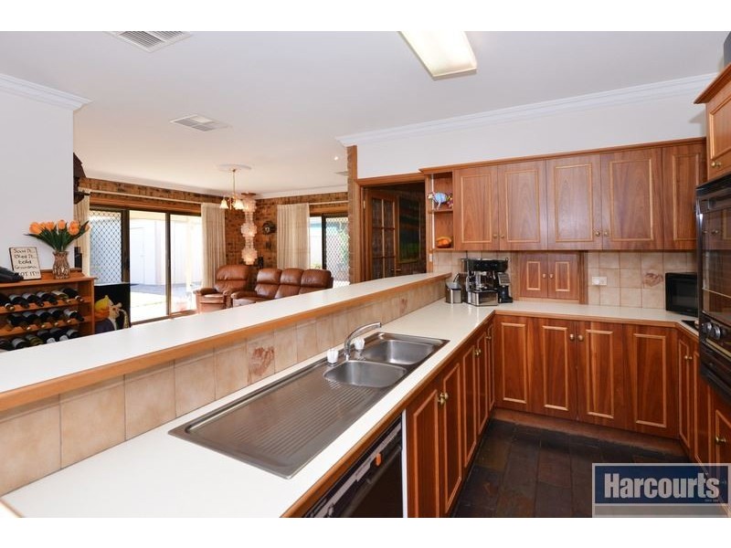5 Takari Court, Hallett Cove SA 5158