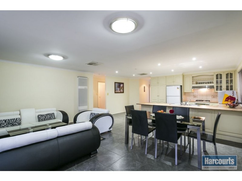 65 Warburton Drive, Woodcroft SA 5162