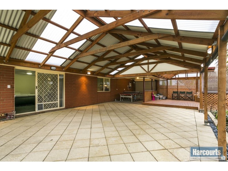 65 Warburton Drive, Woodcroft SA 5162