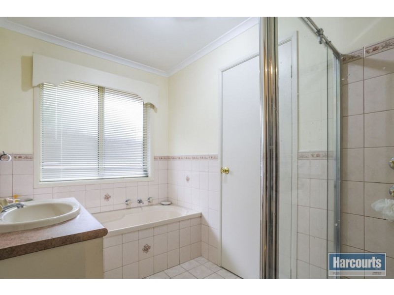 65 Warburton Drive, Woodcroft SA 5162