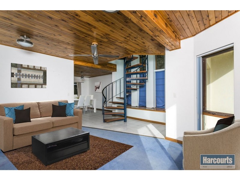 9 River Parade, Hallett Cove SA 5158