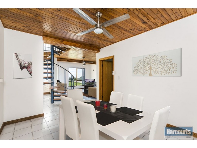 9 River Parade, Hallett Cove SA 5158