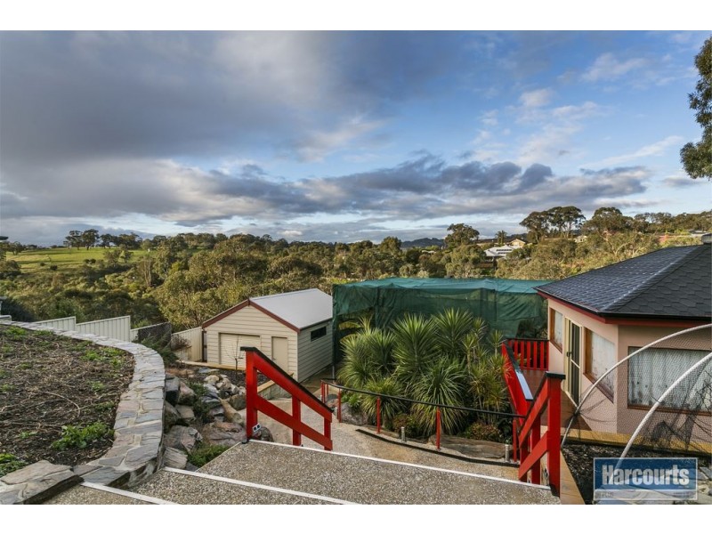 33 Sandalwood Crescent, Flagstaff Hill SA 5159