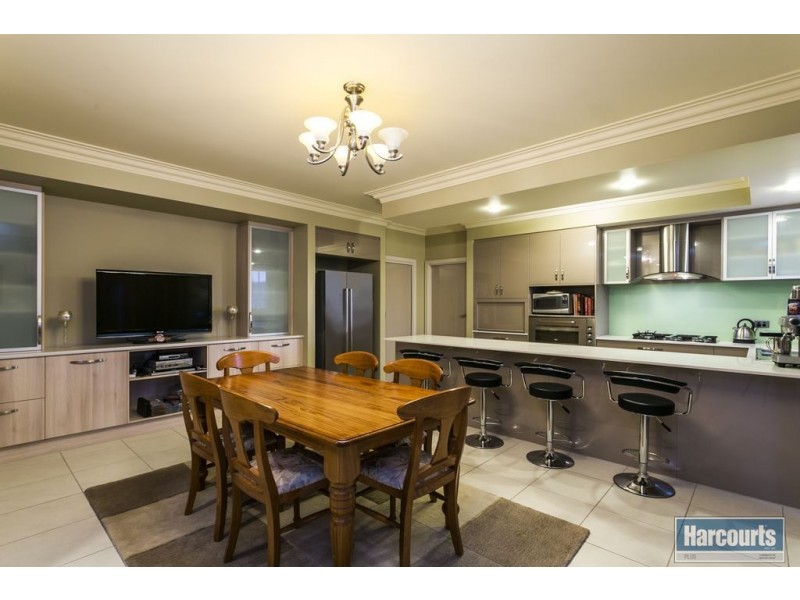 33 Sandalwood Crescent, Flagstaff Hill SA 5159