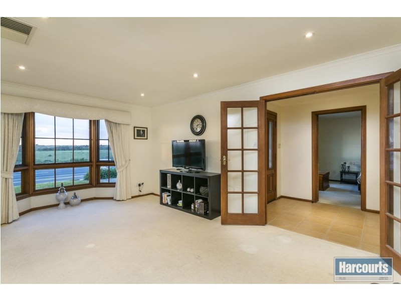 72 Perry Barr Road, Hallett Cove SA 5158
