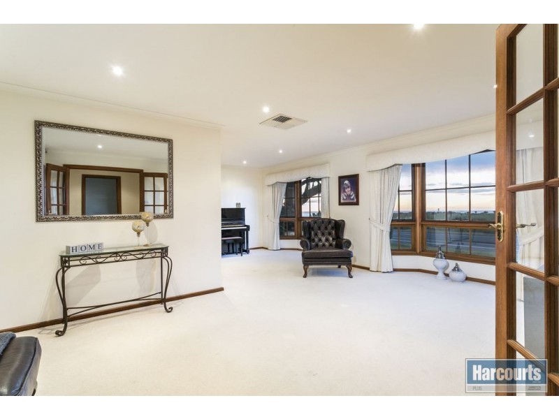 72 Perry Barr Road, Hallett Cove SA 5158