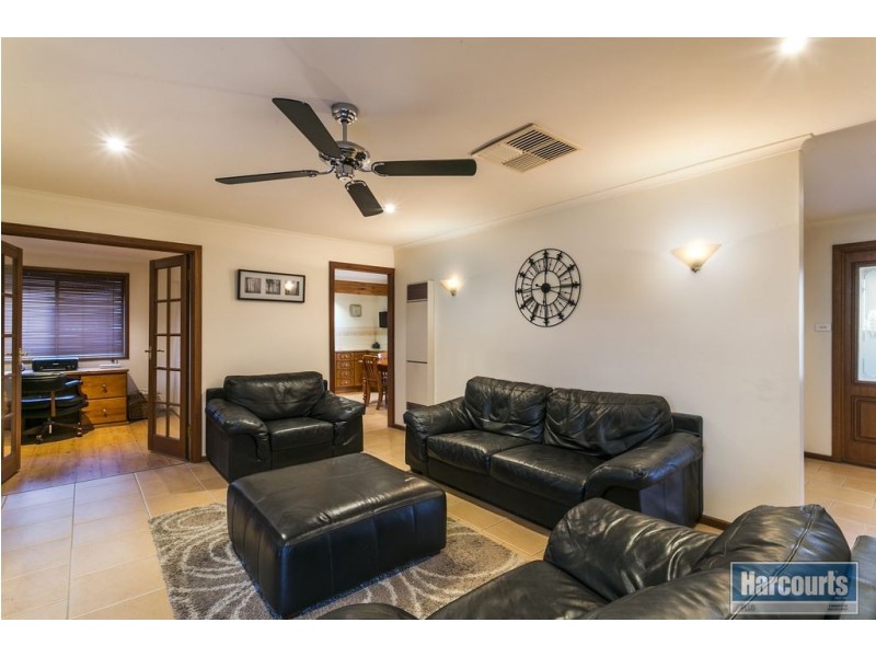 72 Perry Barr Road, Hallett Cove SA 5158