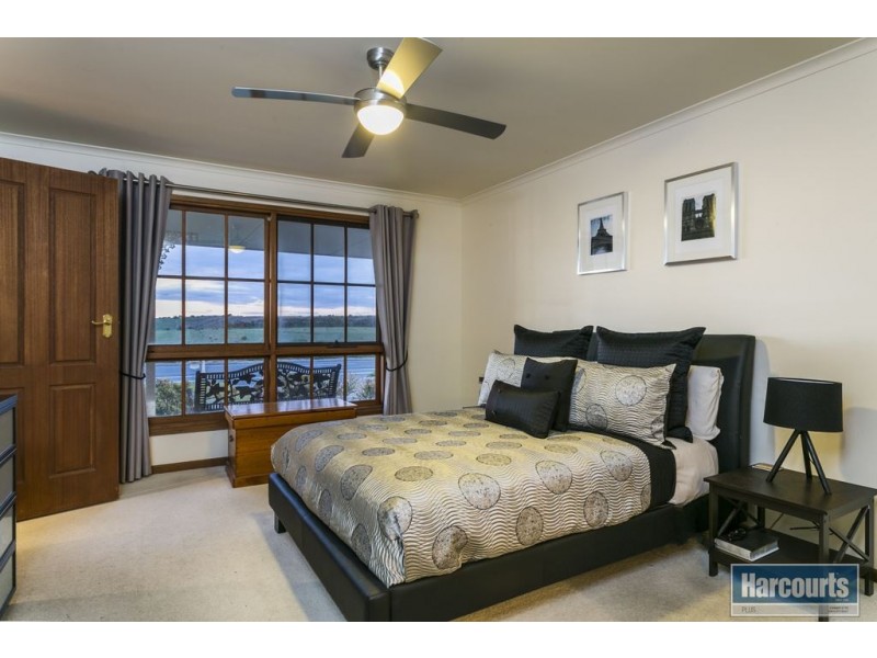 72 Perry Barr Road, Hallett Cove SA 5158