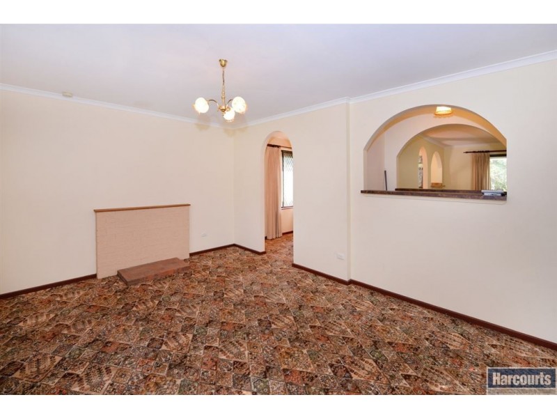 8 Lorita Crescent, Hallett Cove SA 5158