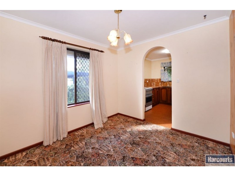 8 Lorita Crescent, Hallett Cove SA 5158