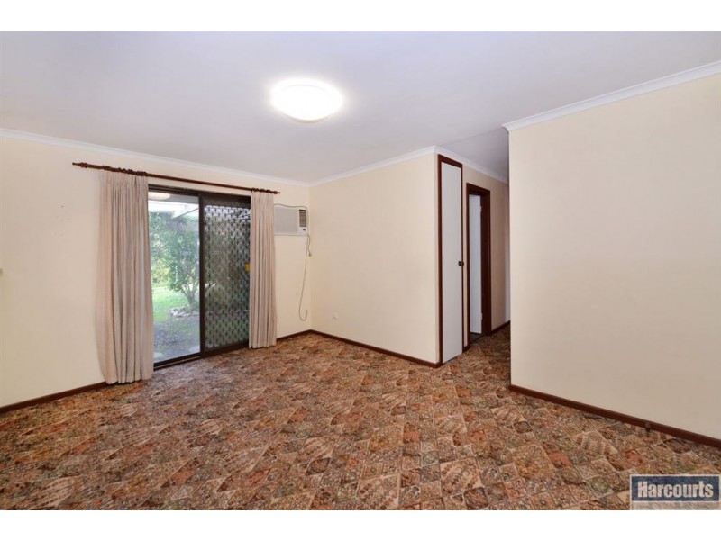 8 Lorita Crescent, Hallett Cove SA 5158