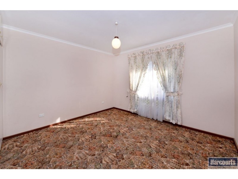 8 Lorita Crescent, Hallett Cove SA 5158