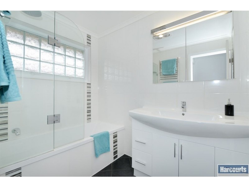 11 Valkyrie Street, Hallett Cove SA 5158