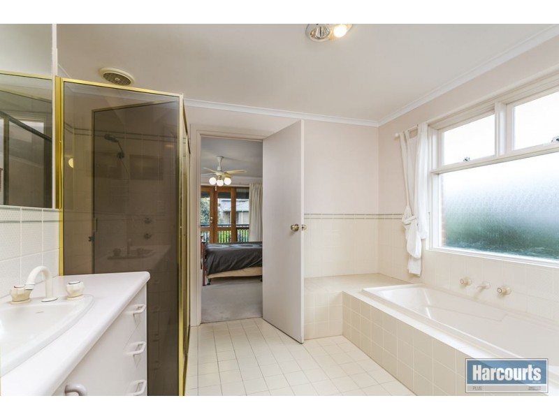 21 Barndoo Street, Hallett Cove SA 5158