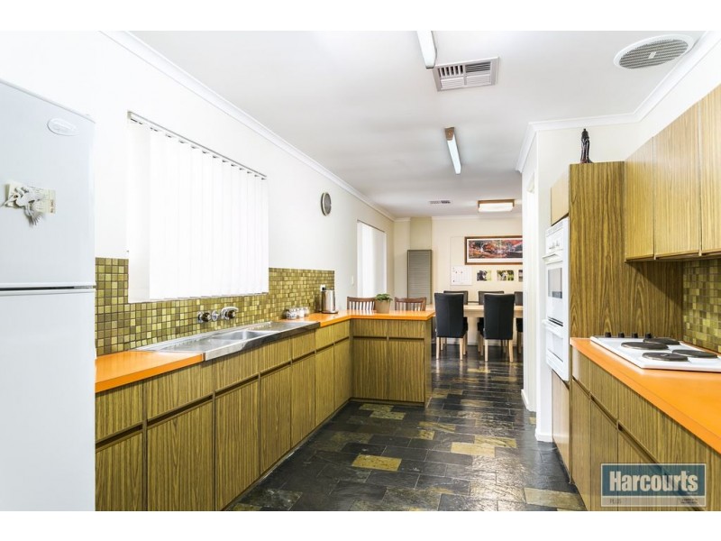 12 Central Avenue, Hallett Cove SA 5158
