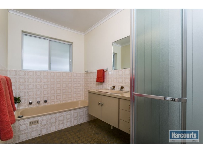 12 Central Avenue, Hallett Cove SA 5158