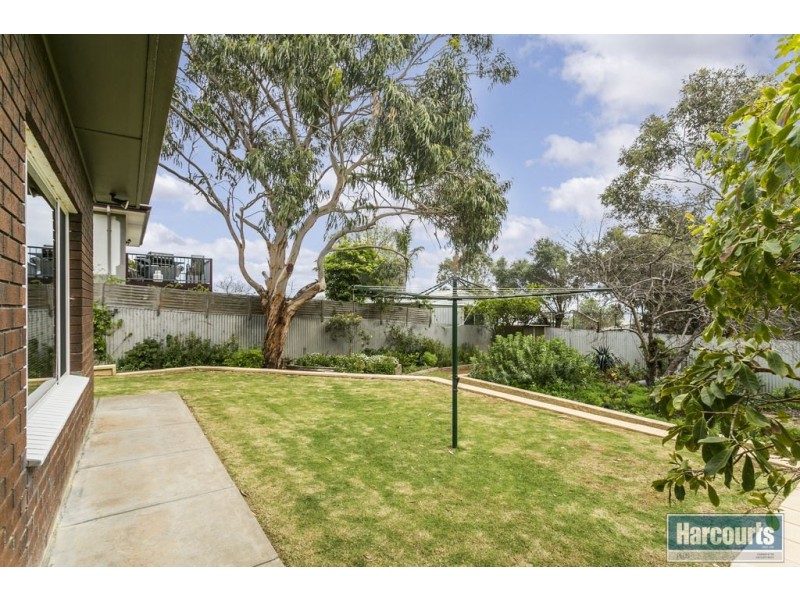 12 Central Avenue, Hallett Cove SA 5158