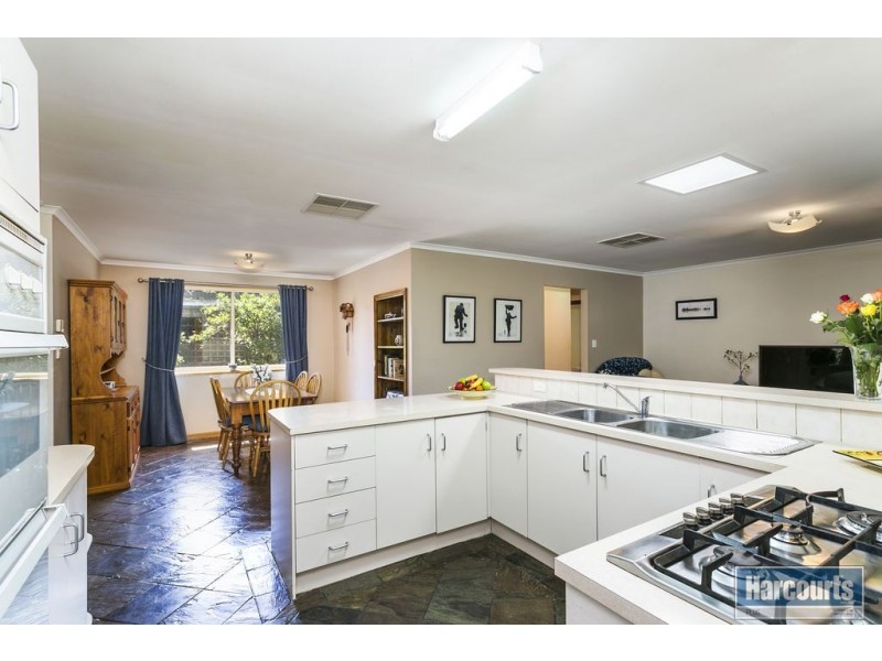 36 Lepena Crescent, Hallett Cove SA 5158