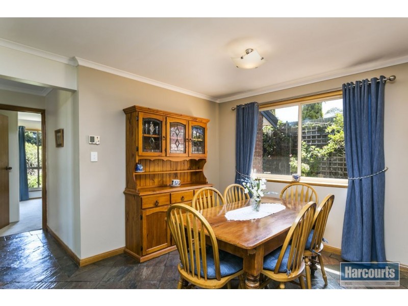 36 Lepena Crescent, Hallett Cove SA 5158