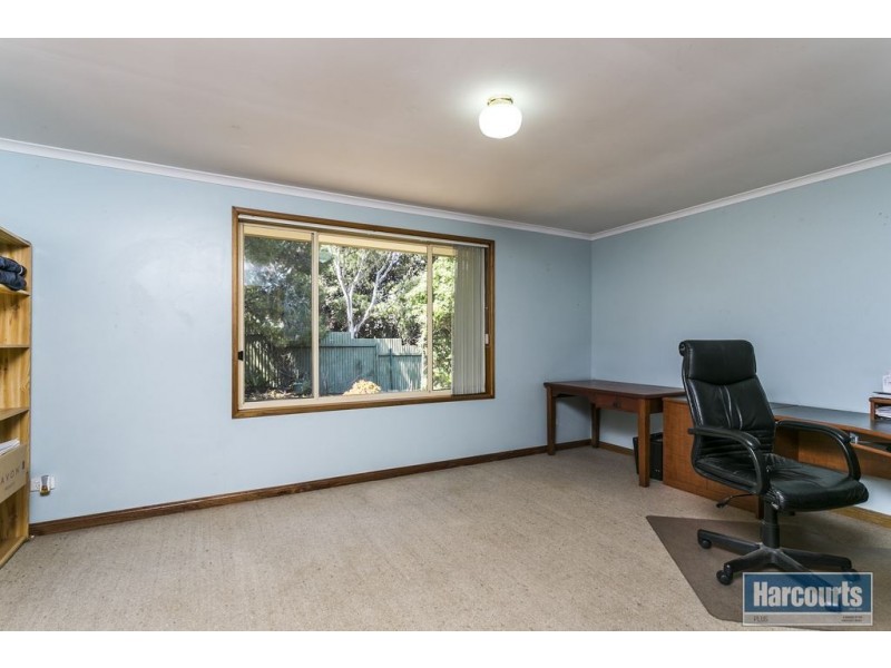 36 Lepena Crescent, Hallett Cove SA 5158