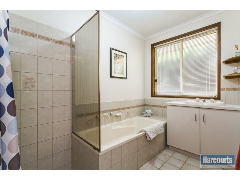 36 Lepena Crescent, Hallett Cove SA 5158