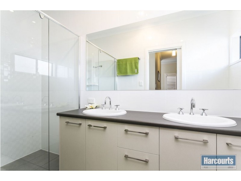 52 Vendale Drive, Flagstaff Hill SA 5159