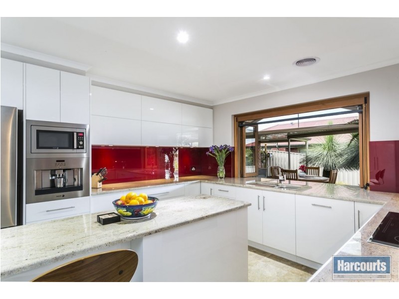 25 Coorabie Crescent, Hallett Cove SA 5158