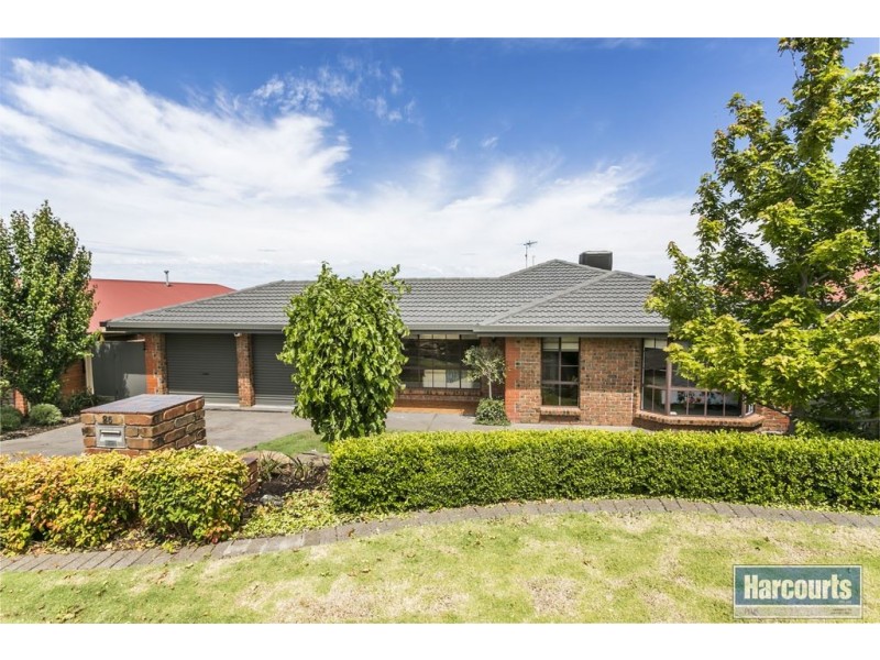 25 Coorabie Crescent, Hallett Cove SA 5158