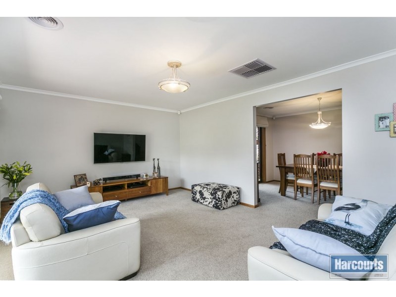 25 Coorabie Crescent, Hallett Cove SA 5158