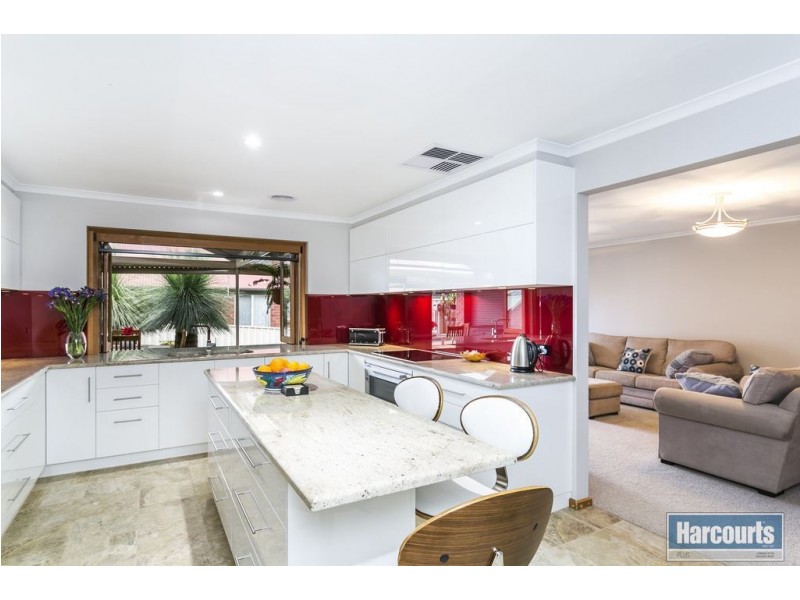 25 Coorabie Crescent, Hallett Cove SA 5158