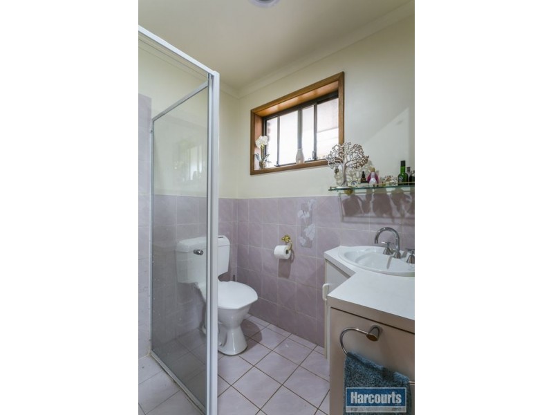 25 Coorabie Crescent, Hallett Cove SA 5158