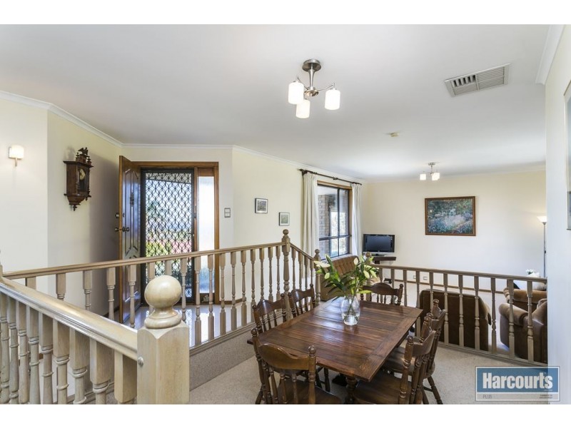 8 Elmeade Drive, Hallett Cove SA 5158