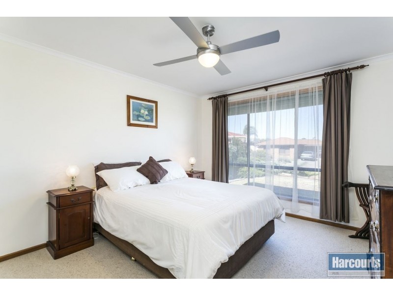 8 Elmeade Drive, Hallett Cove SA 5158