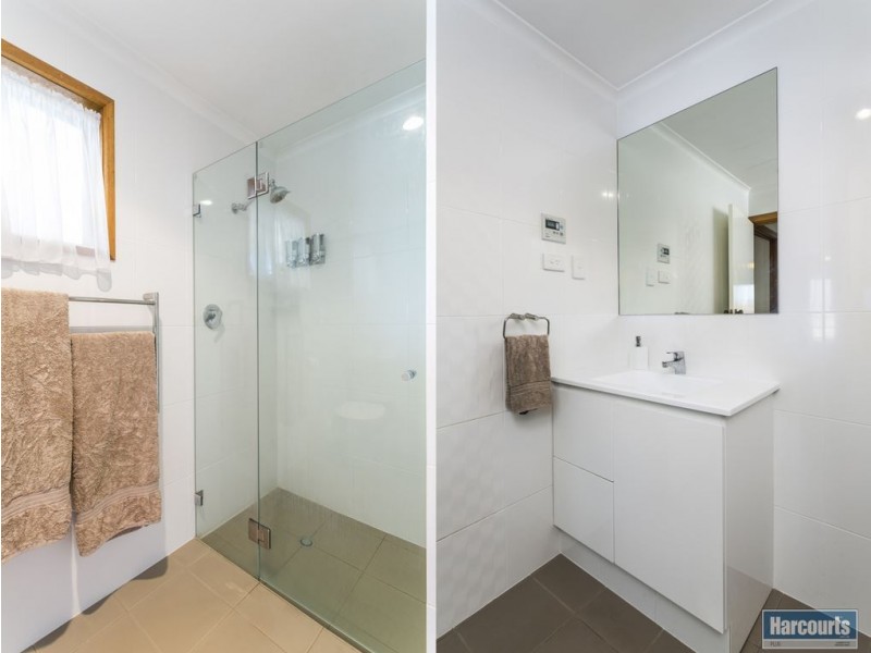 8 Elmeade Drive, Hallett Cove SA 5158