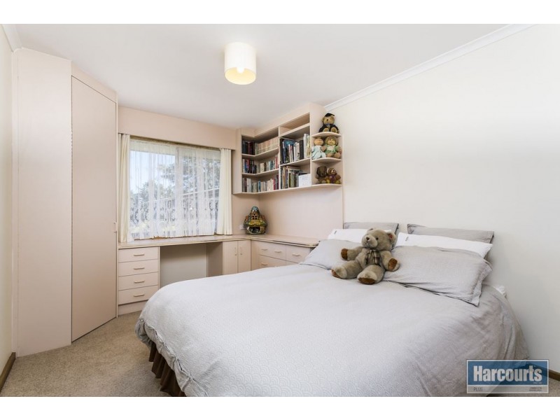 8 Elmeade Drive, Hallett Cove SA 5158