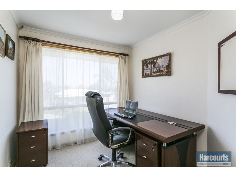 8 Elmeade Drive, Hallett Cove SA 5158