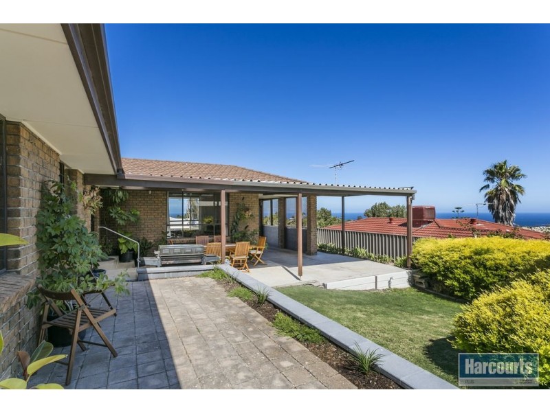 8 Elmeade Drive, Hallett Cove SA 5158