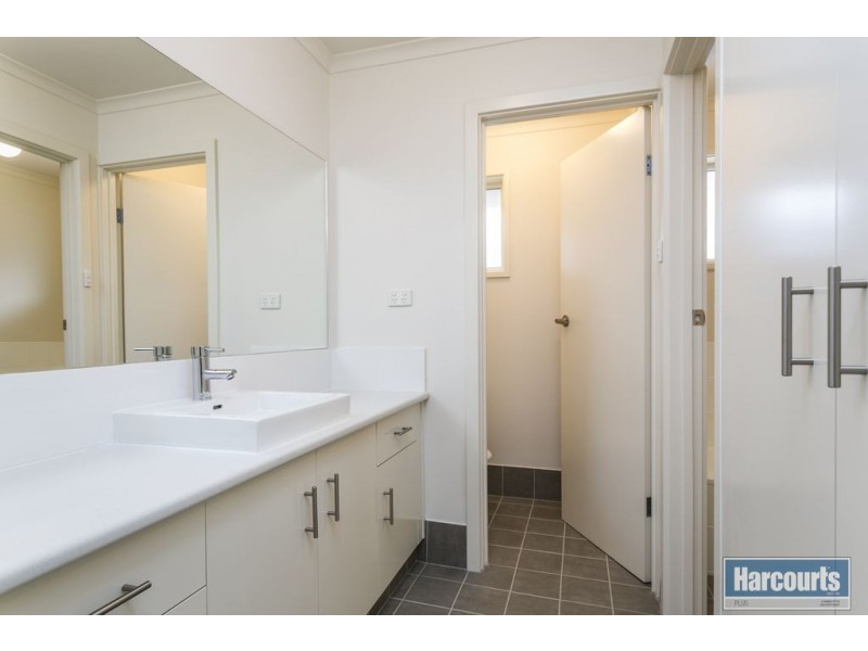 42 Perry Barr Road, Hallett Cove SA 5158