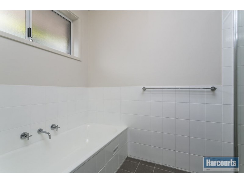 42 Perry Barr Road, Hallett Cove SA 5158