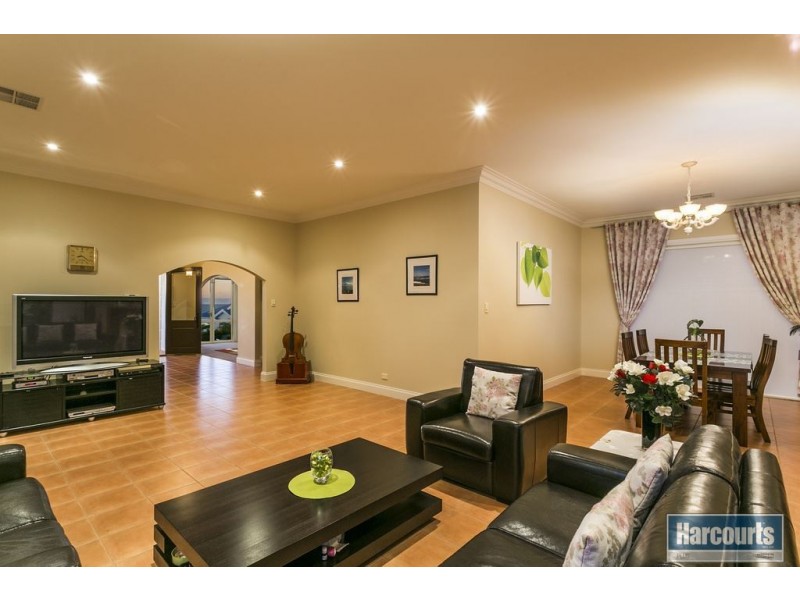 1 Ashcroft Court, Hallett Cove SA 5158