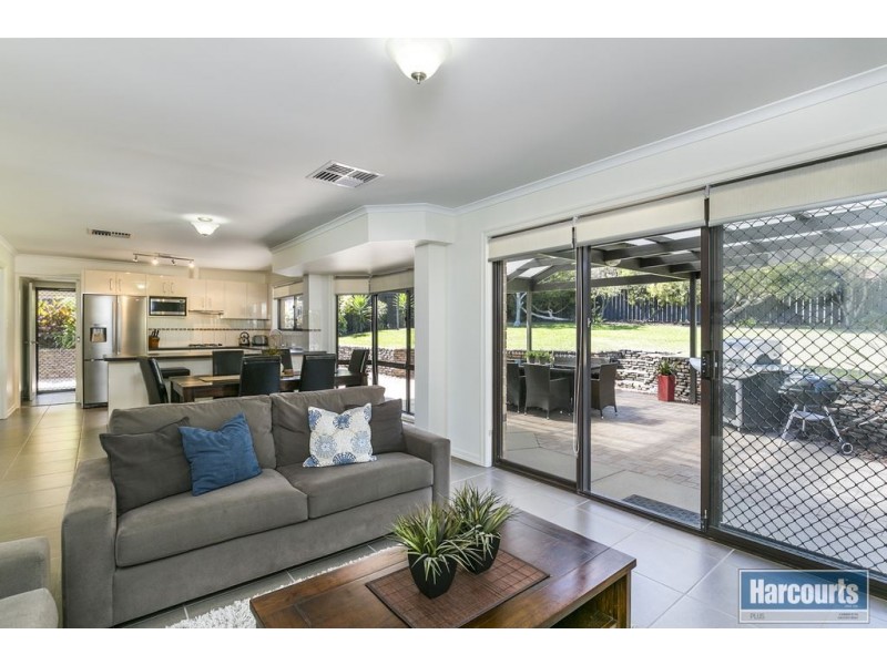12 Genoa Court, Hallett Cove SA 5158