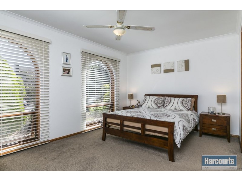 13 Farming Crescent, Hallett Cove SA 5158