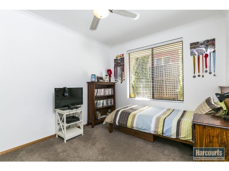 13 Farming Crescent, Hallett Cove SA 5158