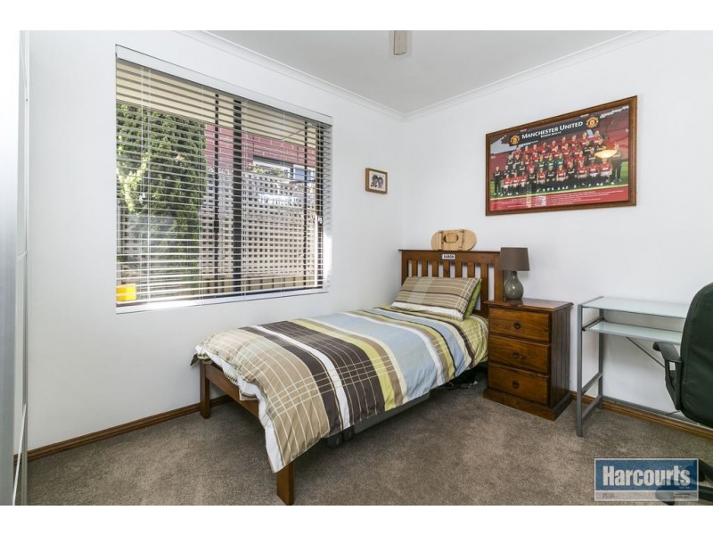 13 Farming Crescent, Hallett Cove SA 5158