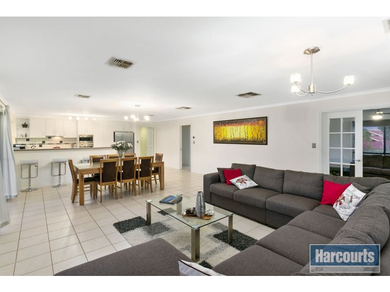 1 Nevarc Mews, Hallett Cove SA 5158