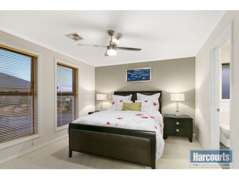 1 Nevarc Mews, Hallett Cove SA 5158