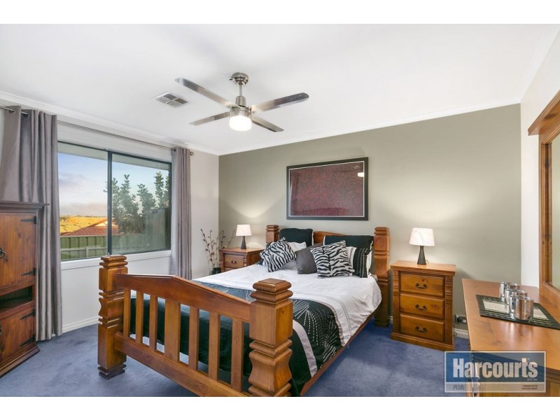 1 Nevarc Mews, Hallett Cove SA 5158